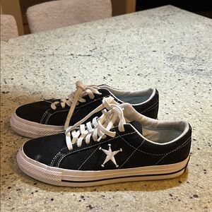 Stussy Black & White Low-Top Sneakers Men’s 9.5 Athletic Streetwear